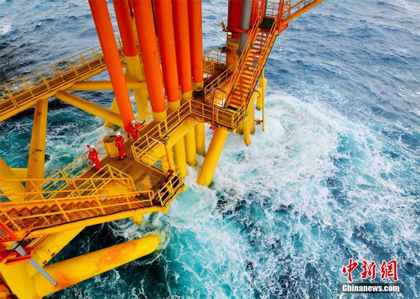 Maior plataforma offshore de produção de petróleo da Ásia entra em operação