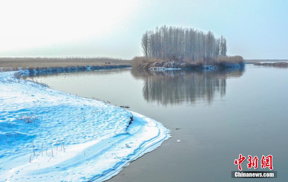 Xinjiang: rio Künes parece pintura de inverno