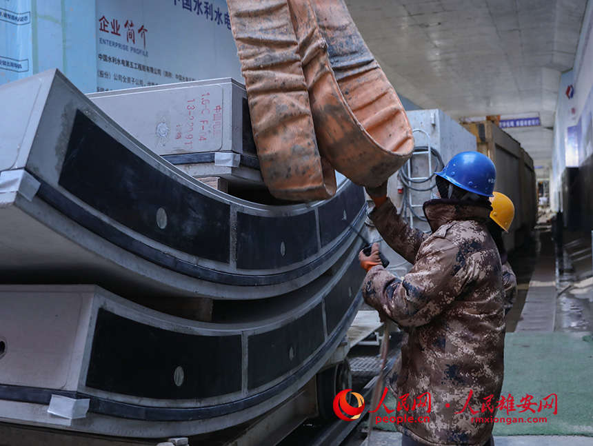 Galeria: Linha Expressa de Xiong'an para o Aeroporto Internacional de Daxing está em construção