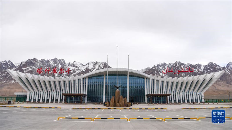 Xinjiang: primeiro aeroporto de alto planalto será inaugurado oficialmente 