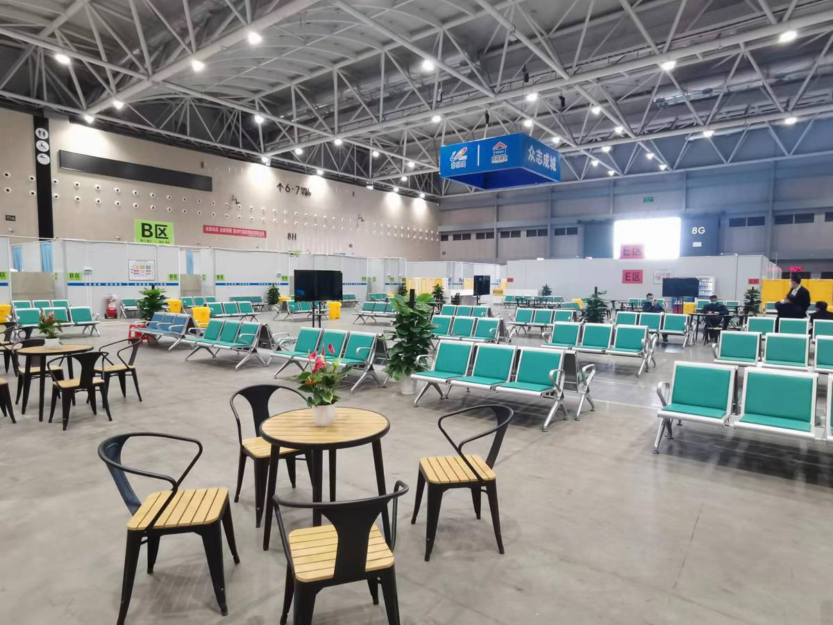 China: grande clínica de febre é lançada no centro de convenções de Foshan em Guangdong