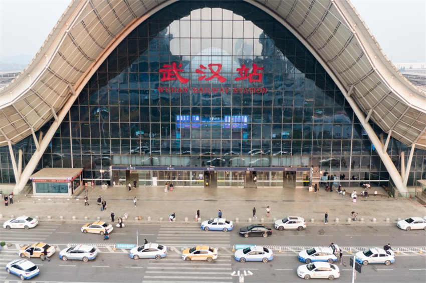 Ferrovia de alta velocidade Beijing-Guangzhou lidou com 1,69 bilhão de viagens de passageiros em 10 anos