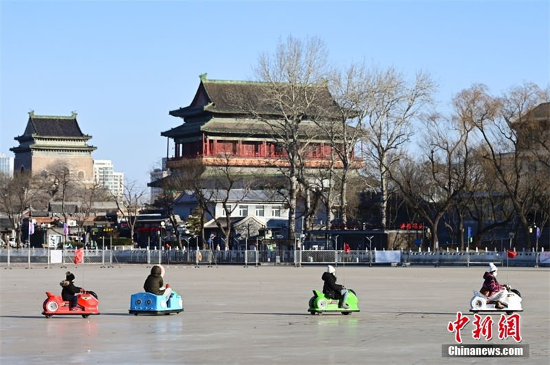 Beijing: pista de gelo de Shichahai abre aos visitantes