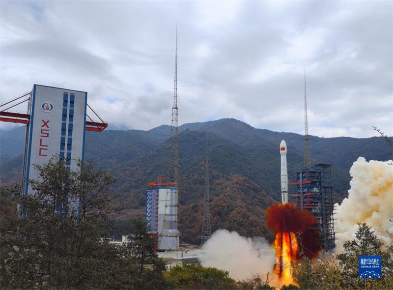 China lança satélite de experimentos espaciais com sucesso