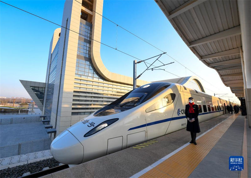 Nova ferrovia de alta velocidade entra em operação no noroeste da China