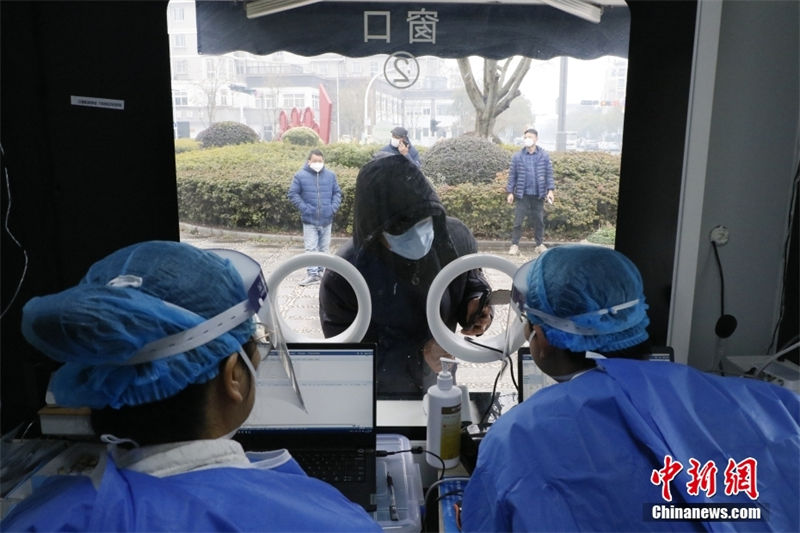 Zhejiang: cabines de tratamento da febre permitem serviço de atendimento médico em 10 minutos