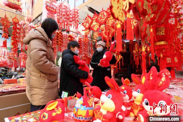 Ornamentos para Ano Novo Chinês são populares entre consumidores de Shandong