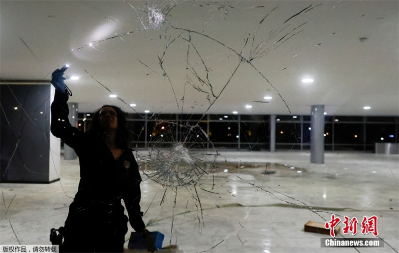 Galeria: Congresso brasileiro e outras instituições após ataques