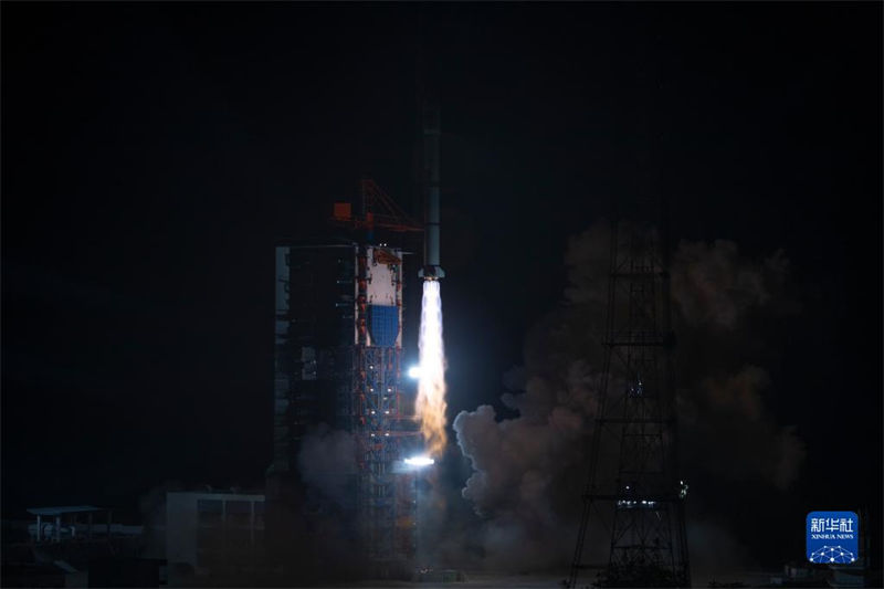 China lança novo satélite de telecomunicações com sucesso