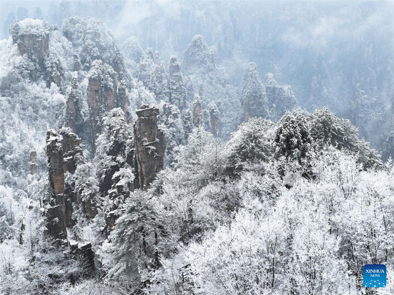 Galeria: montanha Tianzi coberta de neve no centro da China