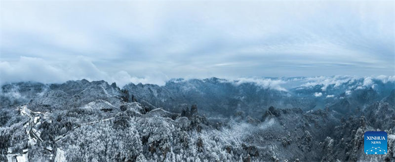 Galeria: montanha Tianzi coberta de neve no centro da China