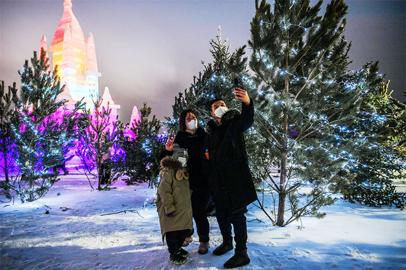 Festival de neve e gelo de Hohhot 2023 é inaugurado 