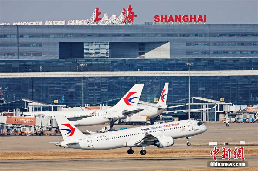 Primeira aeronave C919 da China Eastern Airlines realiza voo pioneiro no ano de coelho