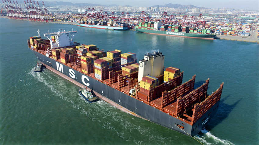 Porto de Qingdao agiliza operações para responder à demanda