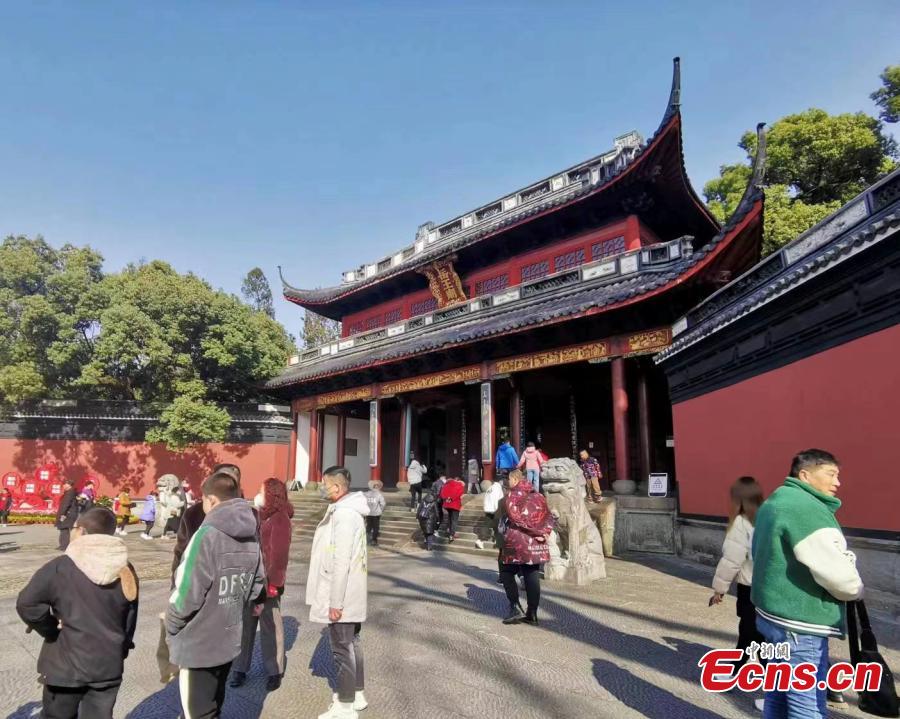Novo filme de Zhang Yimou traz 50.000 turistas ao Templo Yue Fei em Hangzhou