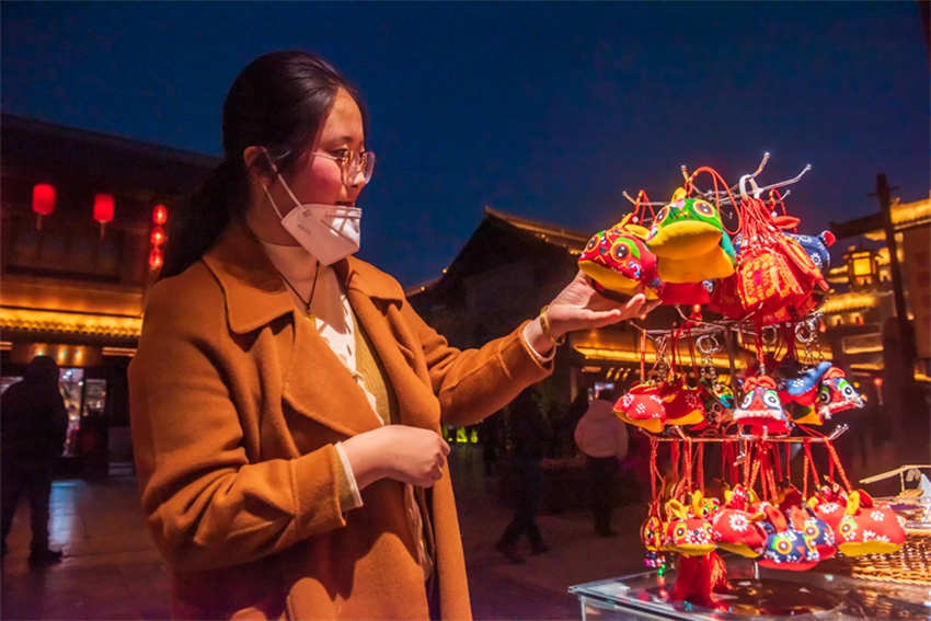 Galeria: cidade de Rizhao decorada para receber Festival das Lanternas