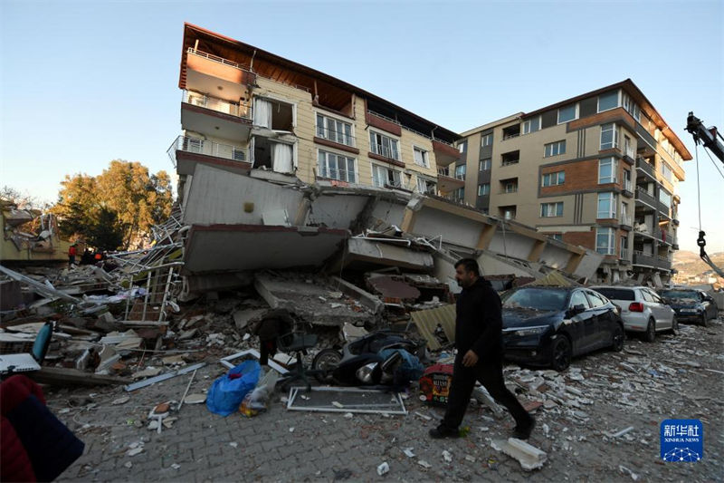 Passam de 21 mil os mortos por terremotos em Turquia e Síria