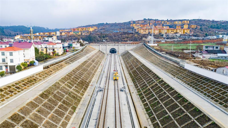 Guizhou: construção da ferrovia de alta velocidade Guiyang-Nanning está em andamento 