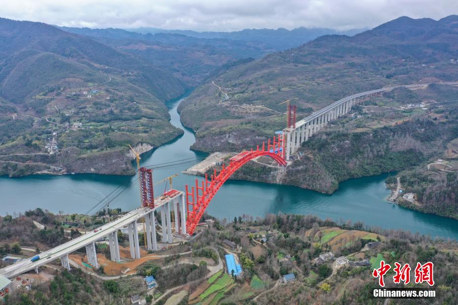 Guizhou: via expressa Dejiang-Yuqing sobre rio Wujiang prestes a ser concluída