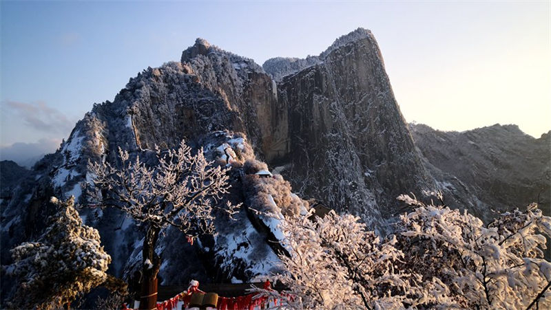 Galeria: majestosa beleza do monte Huashan após queda de neve