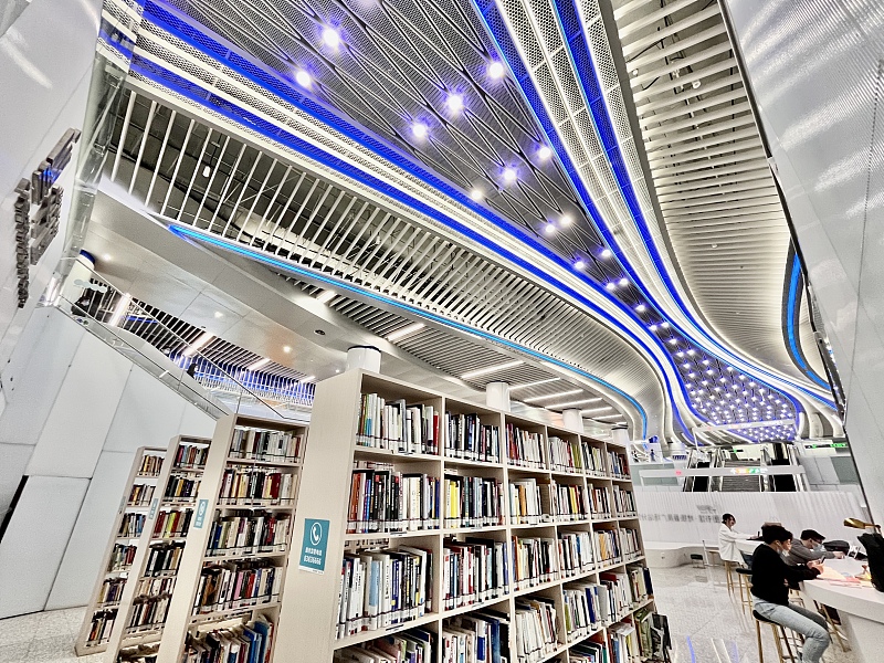 Guangzhou cria biblioteca em estação de metrô
