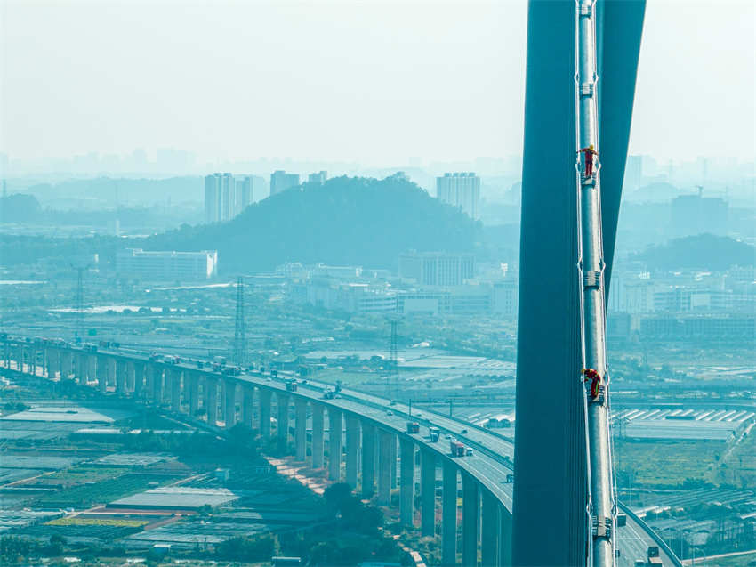 Galeria: Manutenção realizada na ponte de Guangzhou Huangpu