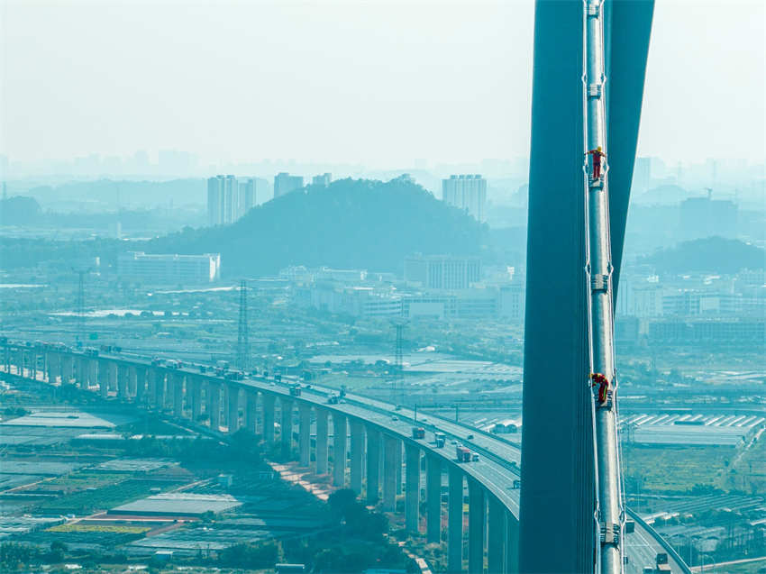 Galeria: Manutenção realizada na ponte de Guangzhou Huangpu