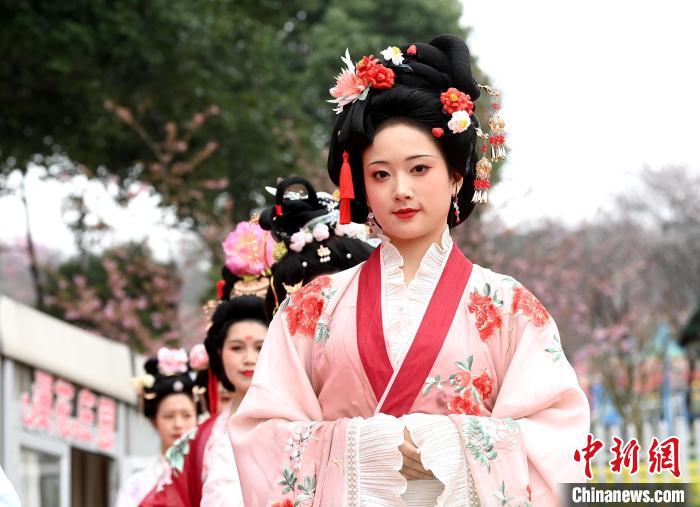 2º Festival de Hanfu é realizado no sudoeste da China