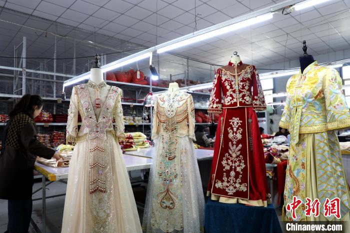 Bordados promovem aumento de renda das mulheres locais