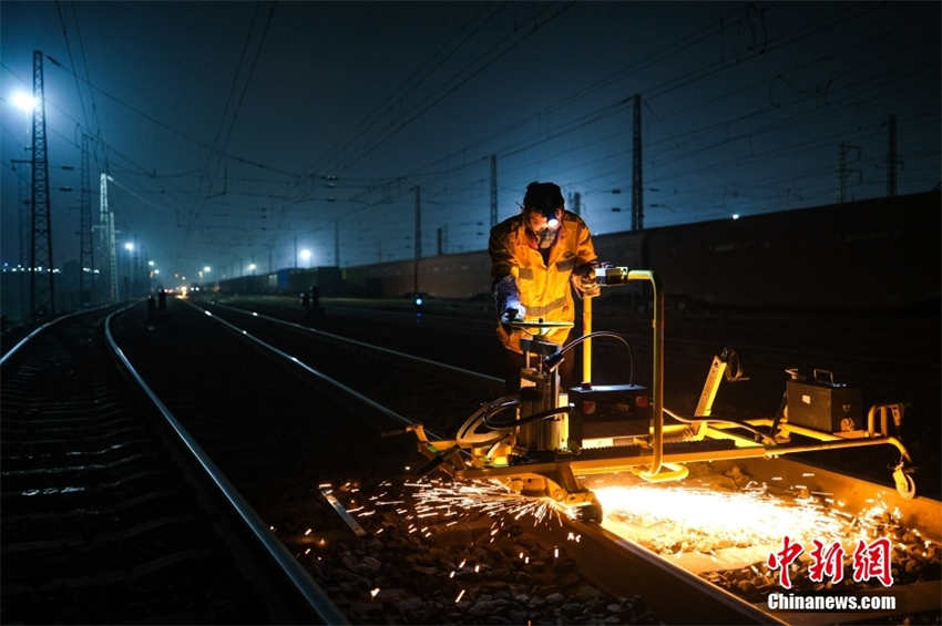 Galeria: técnicos de reparação na ferrovia China-Europa