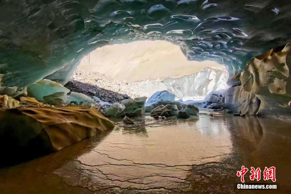 Grande caverna de gelo é descoberta no Tibete