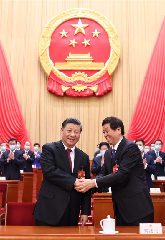 Xi Jinping é eleito presidente chinês e presidente da CMC da RPC por unanimidade