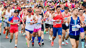 Maratona Chang’an Automobile Chongqing 2023 termina com sucessoA Maratona de Chongqing deste ano atraiu um grande número de corredores de alto nível. Existem até 750 corredores cujos melhores resultados pessoais estão dentro de 3 horas.  