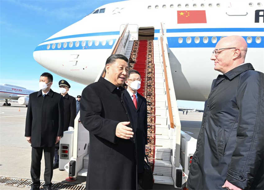 Xi Jinping chega a Moscou para visita de Estado à Rússia