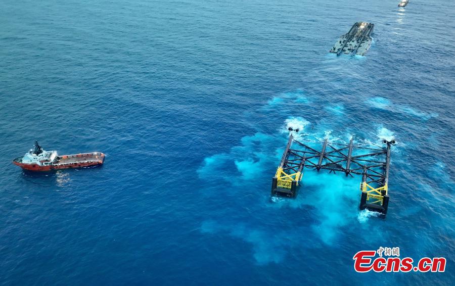 Galeria: plataforma petrolífera Enping 20-4 em construção no mar da China Meridional