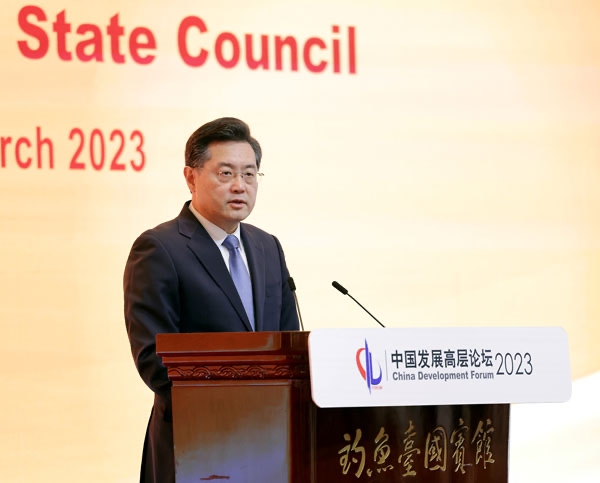 Chanceler chinês pede esforços conjuntos para construir comunidade com futuro compartilhado