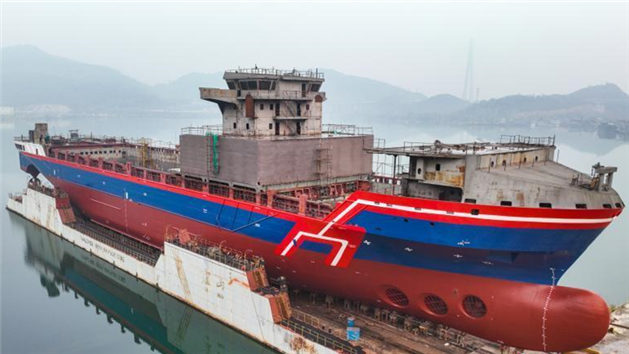 Galeria: primeiro navio de instalação de cabos da China, com 10.000 toneladas, revelado em Jiangxi