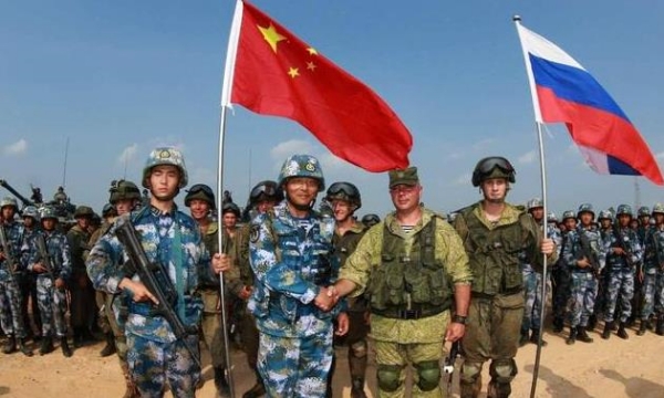 Forças armadas chinesas querem aprofundar intercâmbios e confiança com contraparte russa, diz porta-voz