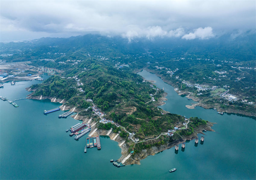 Galeria: paisagem nublada nas Três Gargantas de Hubei