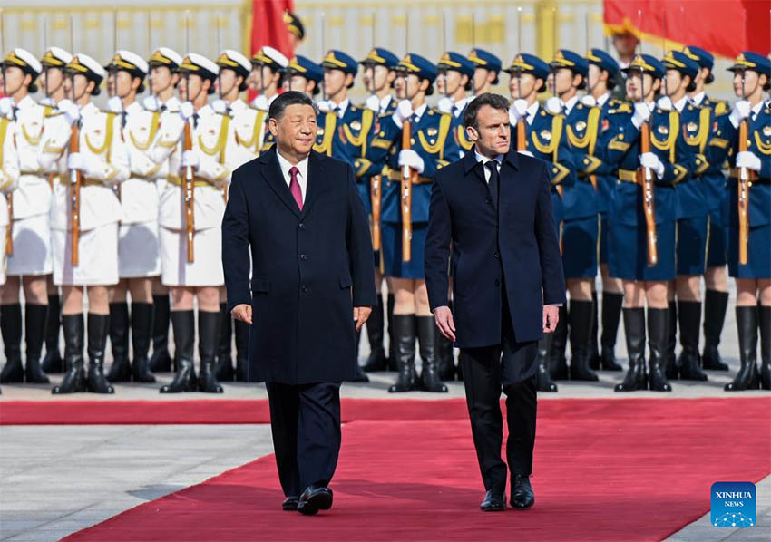Xi Jinping realiza conversações com presidente francês