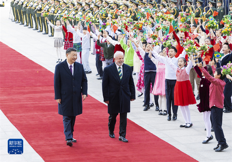 Presidentes chinês e brasileiro realizam conversas