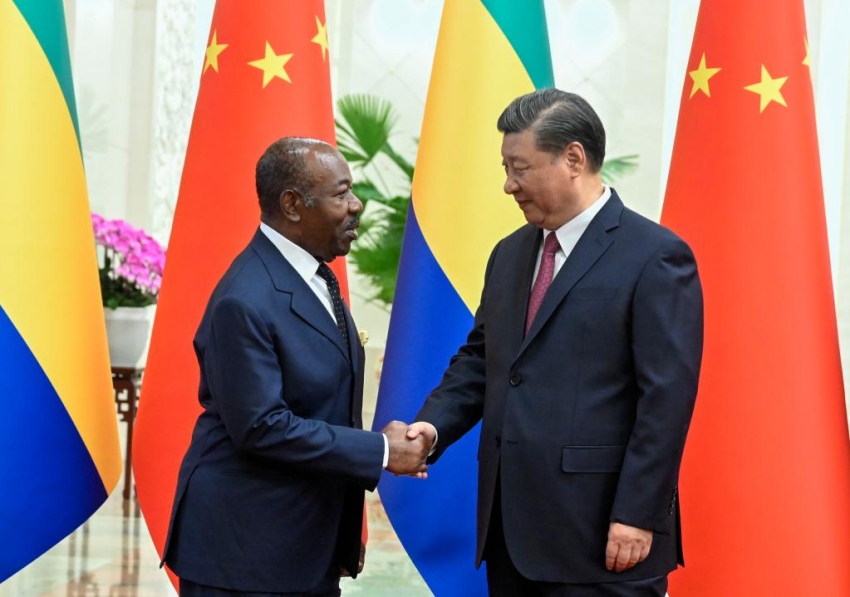 Presidente chinês reúne-se com presidente gabonense