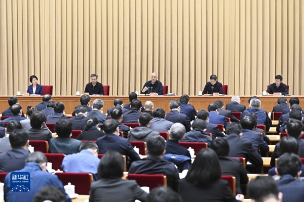 Alto funcionário do PCCh destaca construção do Partido em instituições centrais do Partido e do Estado