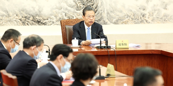 Legislatura superior da China ouve relatórios sobre resultados da deliberação de projetos e propostas