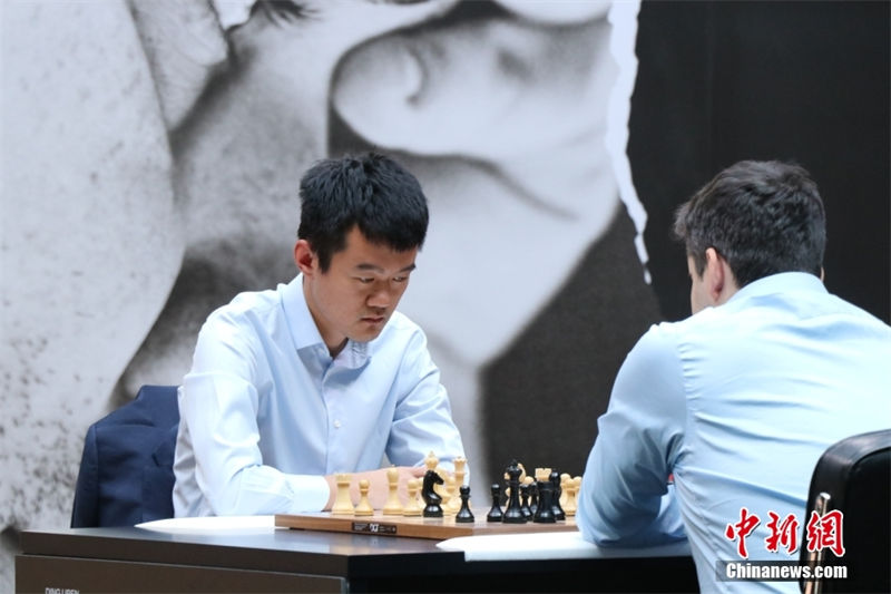 Ding Liren O Campeão Mundial De Xadrez Reinante Na Grande Turnê De