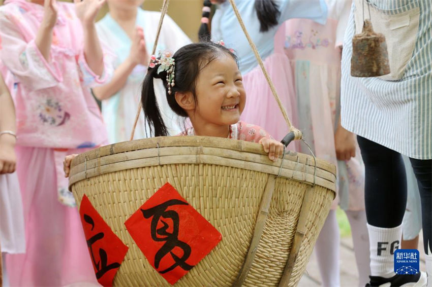 China: atividades tradicionais assinalam aproximação do verão