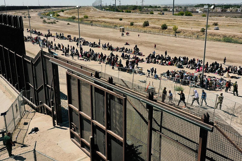 EUA: mais de dez mil imigrantes ilegais foram presos todos os dias