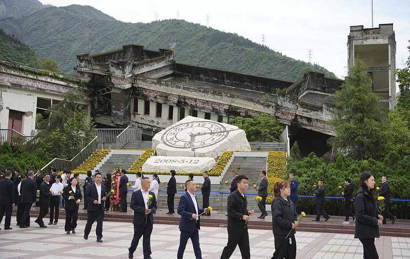 Chineses relembram 15 anos do terremoto de Wenchuan