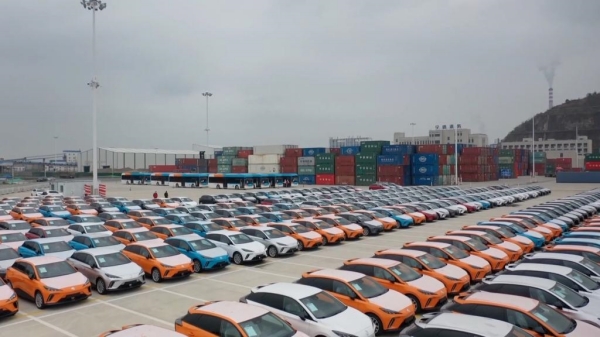 Exportações de automóveis da China mantêm crescimento robusto de janeiro a abril