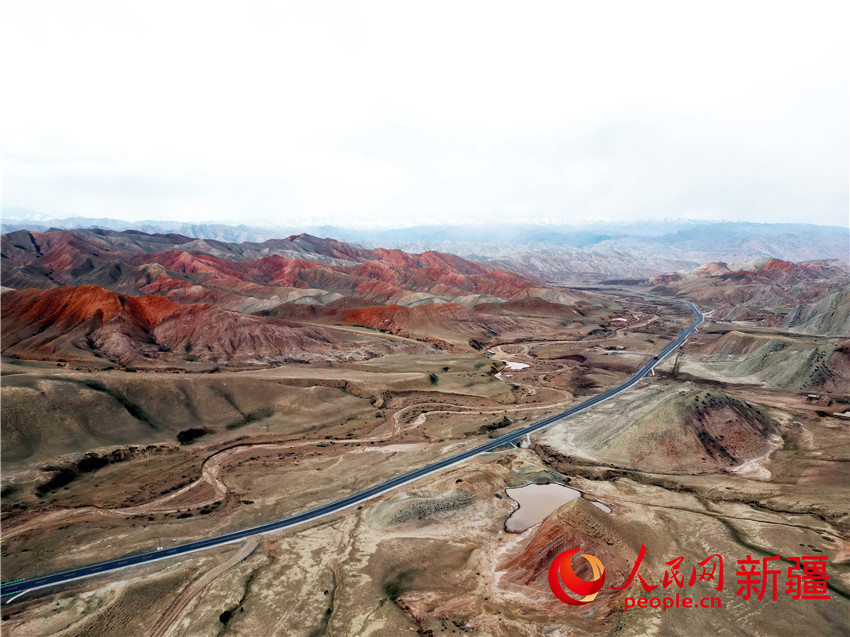 Galeria: estrada paisagística nas montanhas Tianshan no noroeste da China